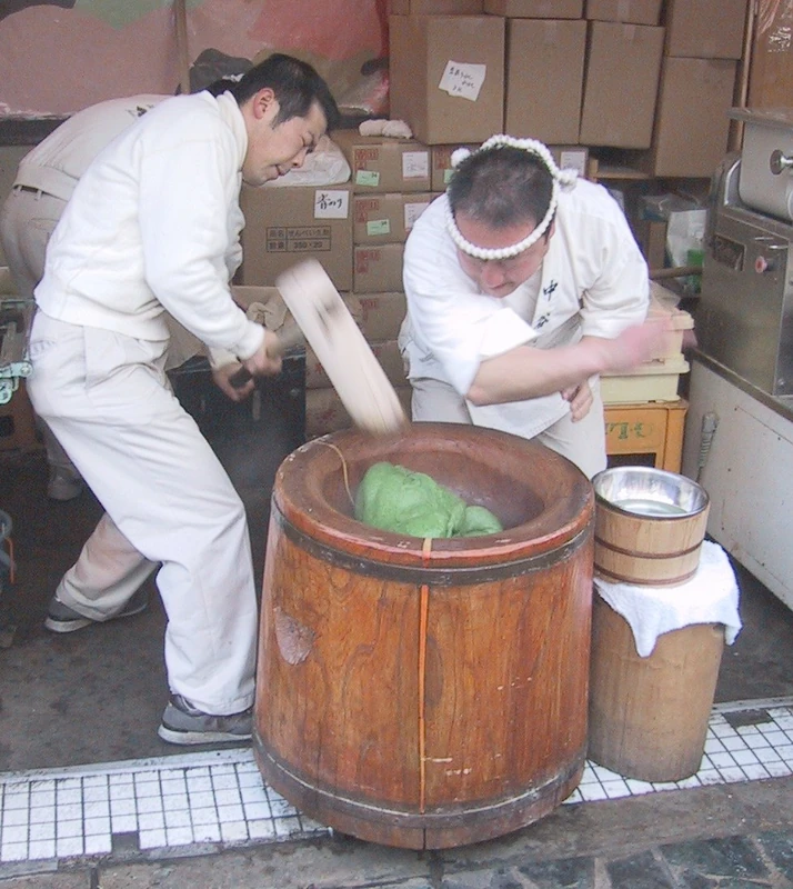 Pokaz ubijania mochi - Nakatanidou