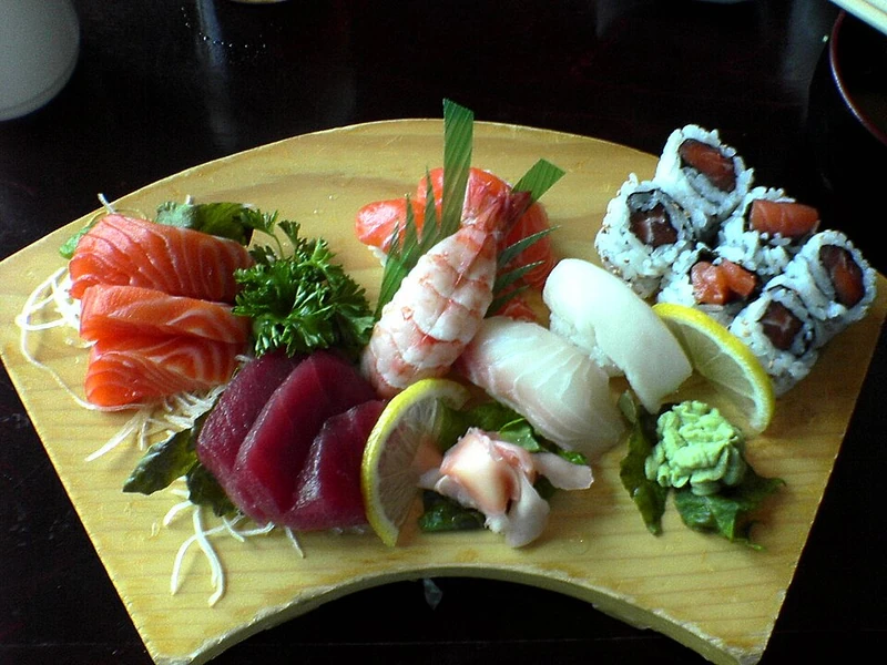 Kaiten-zushi